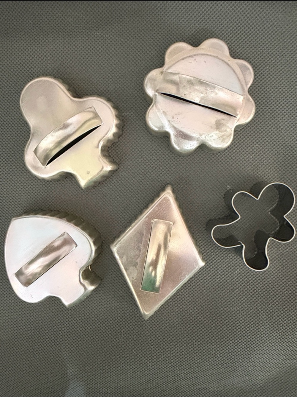 Vintage 5 Metal Cookie Cutters festive Gingerbread, playing card suit & floral